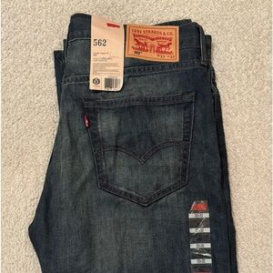 Levi’s 562 loose taper new with tags